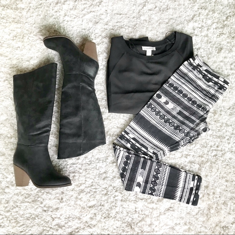 Tribal Leggings. Tribal Print. Black White.